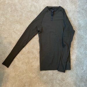 Mens Long Sleeved Lululemon shirt, size S